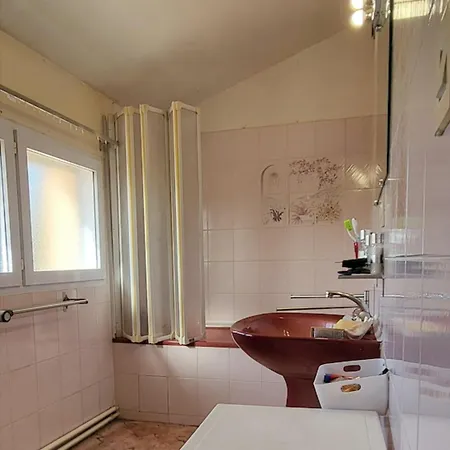 House 5 With Garden In בית נופש