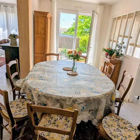 House 5 With Garden In בית נופש